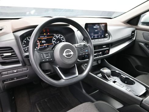 Used 2023 Nissan Rogue SV image 15