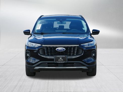 Used 2024 Ford Escape Platinum AWD/4WD image 2