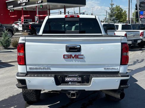 Used 2015 GMC Sierra 2500 Denali w/ Duramax Plus Package AWD/4WD image 9
