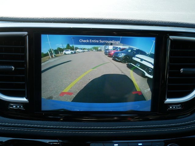 Used 2026 Chrysler Pacifica Limited FWD image 33