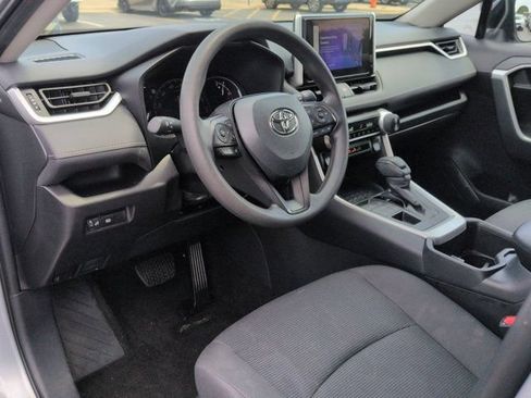 Used 2025 Toyota RAV4 LE AWD/4WD image 9