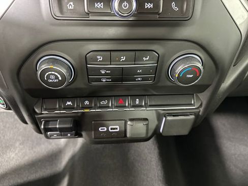 Used 2024 Chevrolet Silverado 1500 Custom image 23