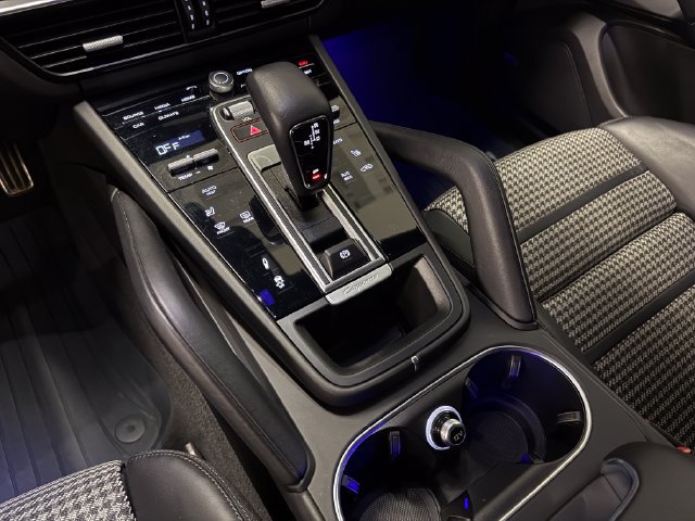 Certified 2023 Porsche Cayenne GTS AWD/4WD image 21