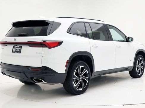 Used 2025 Buick Enclave Sport Touring image 8