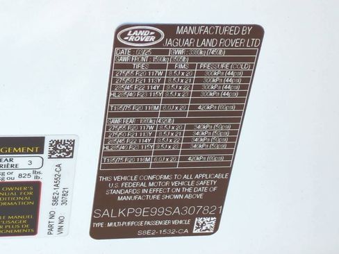 New 2025 Land Rover Range Rover SE image 38