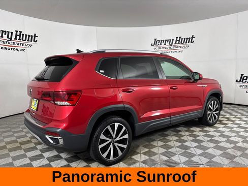 Used 2023 Volkswagen Taos SE FWD image 5