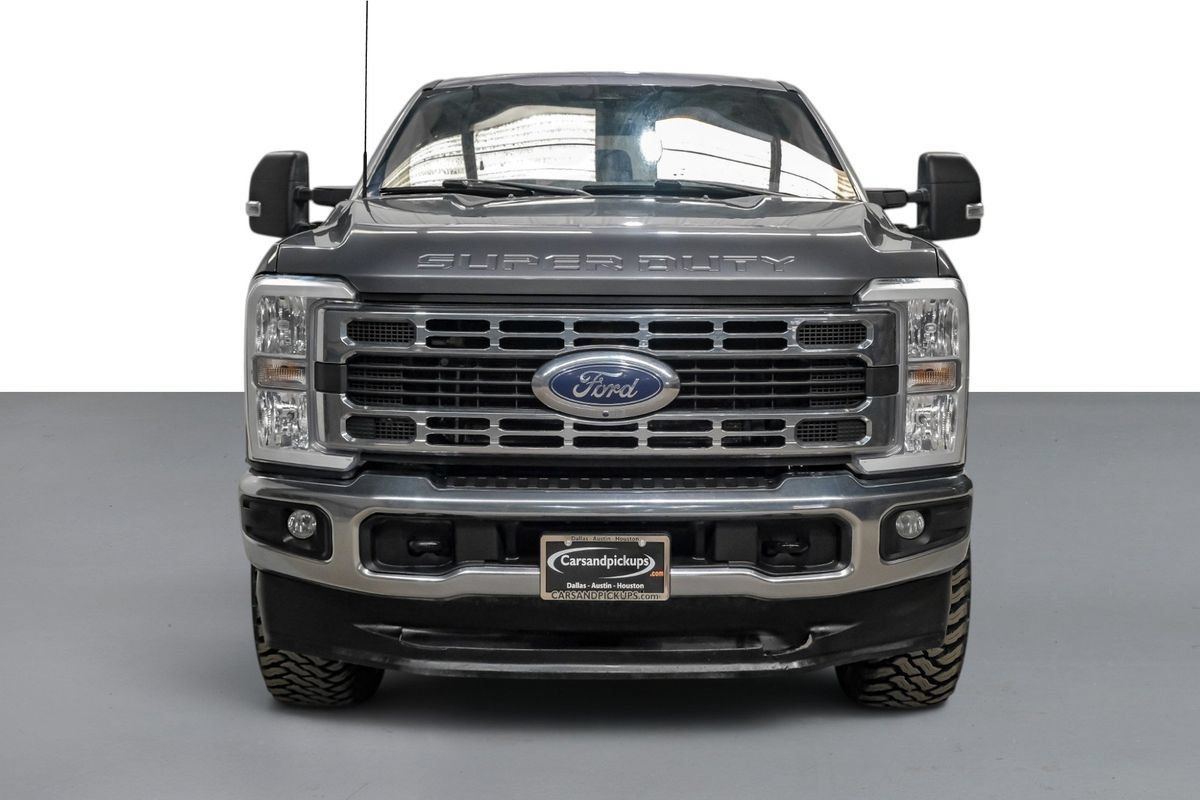 Used 2023 Ford F350 XLT w/ 360-Degree Camera Package AWD/4WD image 3