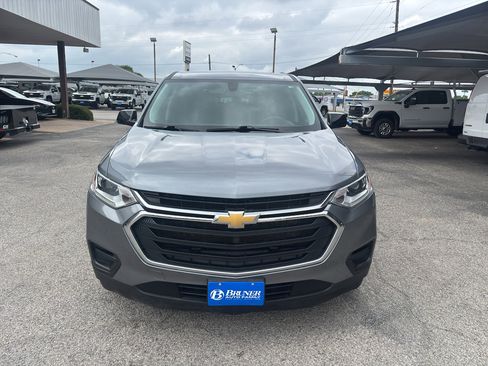 Used 2020 Chevrolet Traverse LS FWD image 2