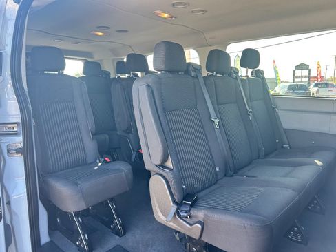 Used 2017 Ford Transit 350 XLT RWD image 8
