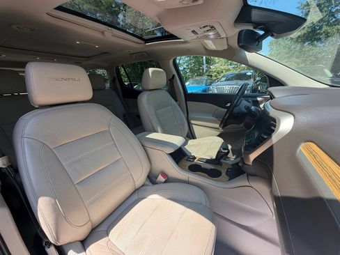 Used 2018 GMC Acadia Denali AWD/4WD image 10