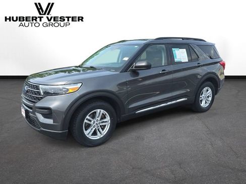 Used 2020 Ford Explorer XLT RWD image 2