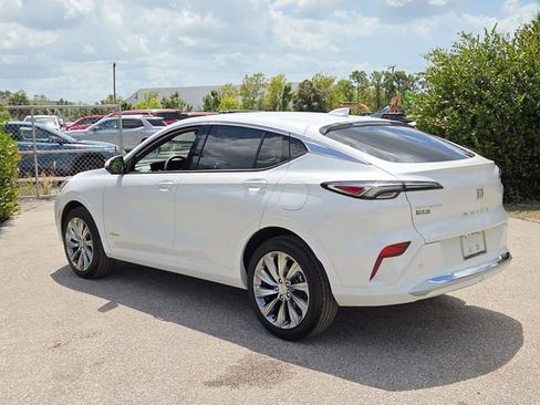 New 2026 Buick Envista Avenir FWD image 3