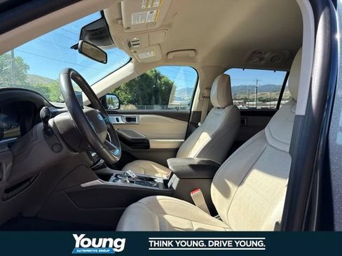 Used 2023 Ford Explorer Platinum w/ Technology Package AWD/4WD image 19