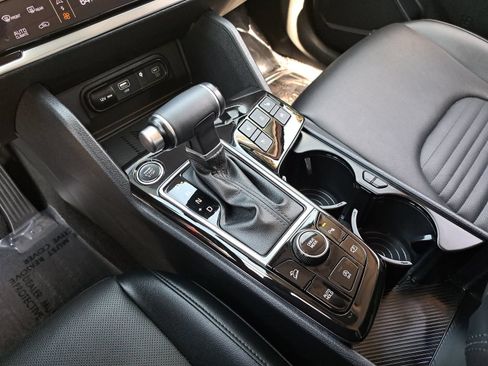 Used 2024 Kia Sportage SX FWD image 27