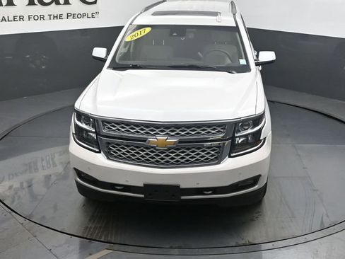 Used 2017 Chevrolet Suburban LT w/ LT Signature Package image 60