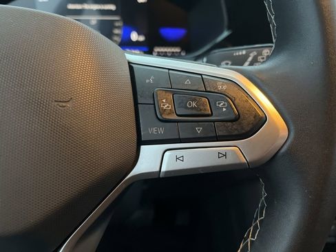 Used 2024 Volkswagen Taos SE image 21