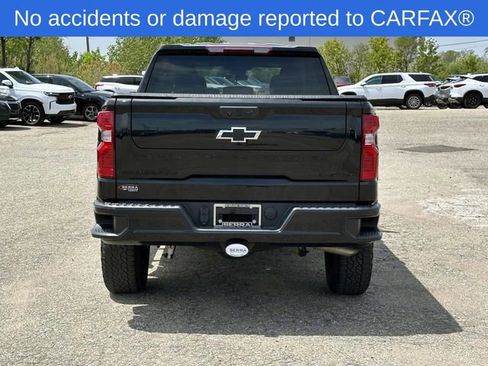 Used 2023 Chevrolet Silverado 1500 Custom Trail Boss w/ LPO, Dark Essentials Package AWD/4WD image 6