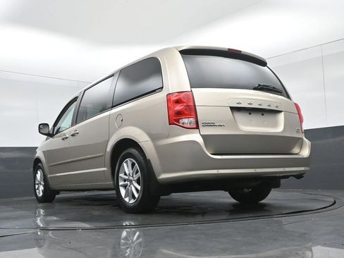 Used 2016 Dodge Grand Caravan SXT w/ Rear Park Assist Package image 63