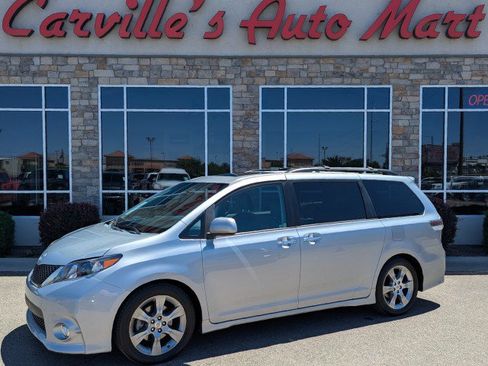 Used 2014 Toyota Sienna SE FWD image 1