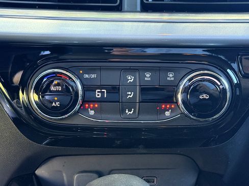 Used 2024 Chevrolet Trax LT w/ Driver Confidence Package FWD image 26