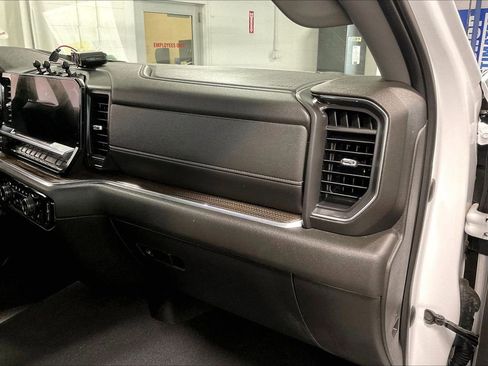 Used 2023 Chevrolet Silverado 1500 LT AWD/4WD image 13