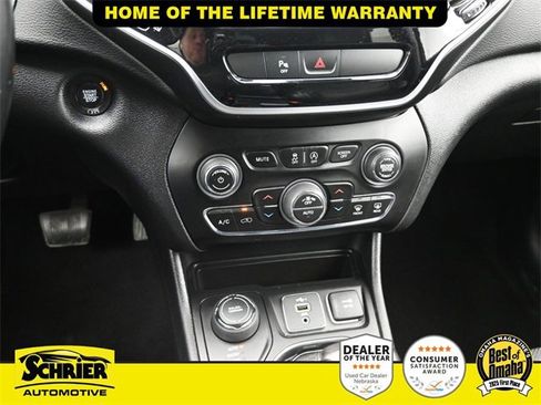 Used 2019 Jeep Cherokee Limited image 28