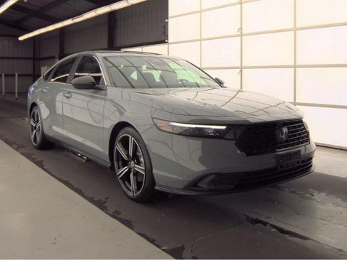Used 2024 Honda Accord Sport image 4