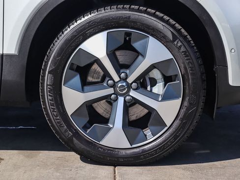 Used 2026 Volvo XC40 B5 Plus w/ Protection Package Premier AWD/4WD image 9