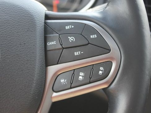 Used 2021 Jeep Cherokee Limited image 14