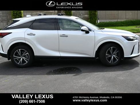 Used 2023 Lexus RX 350 Premium image 3