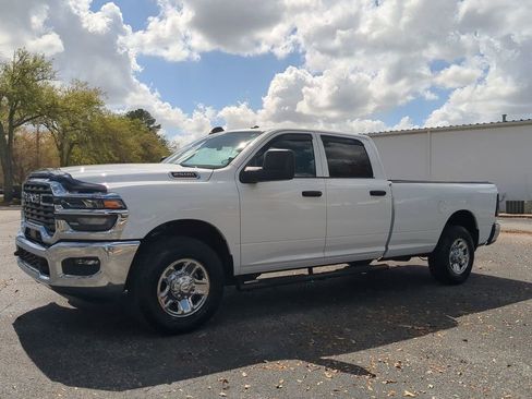 Used 2025 RAM 2500 Tradesman w/ Chrome Appearance Group image 8