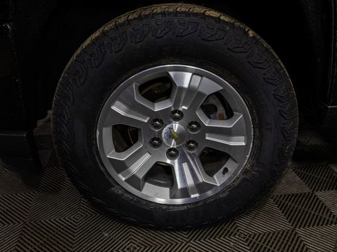 Used 2018 Chevrolet Silverado 1500 LT w/ LT Convenience Package image 39