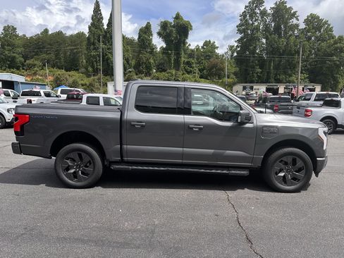 Used 2023 Ford F150 Lightning Lariat w/ Max Trailer Tow Package AWD/4WD image 5