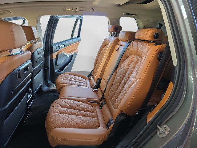 Used 2023 BMW X7 xDrive40i w/ Premium Package AWD/4WD image 36