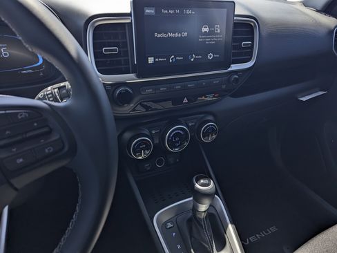 Used 2026 Hyundai Venue SEL image 8