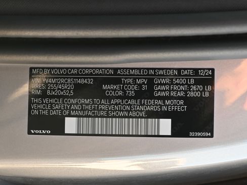 Used 2025 Volvo XC60 B5 Plus image 35