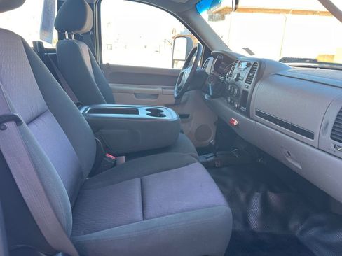 Used 2011 GMC Sierra 2500 W/T image 12