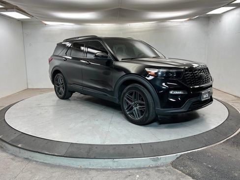 Used 2023 Ford Explorer ST w/ Equipment Group 401A image 7