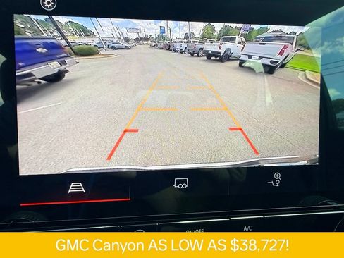 Used 2024 GMC Canyon Elevation w/ Trailering Package AWD/4WD image 9