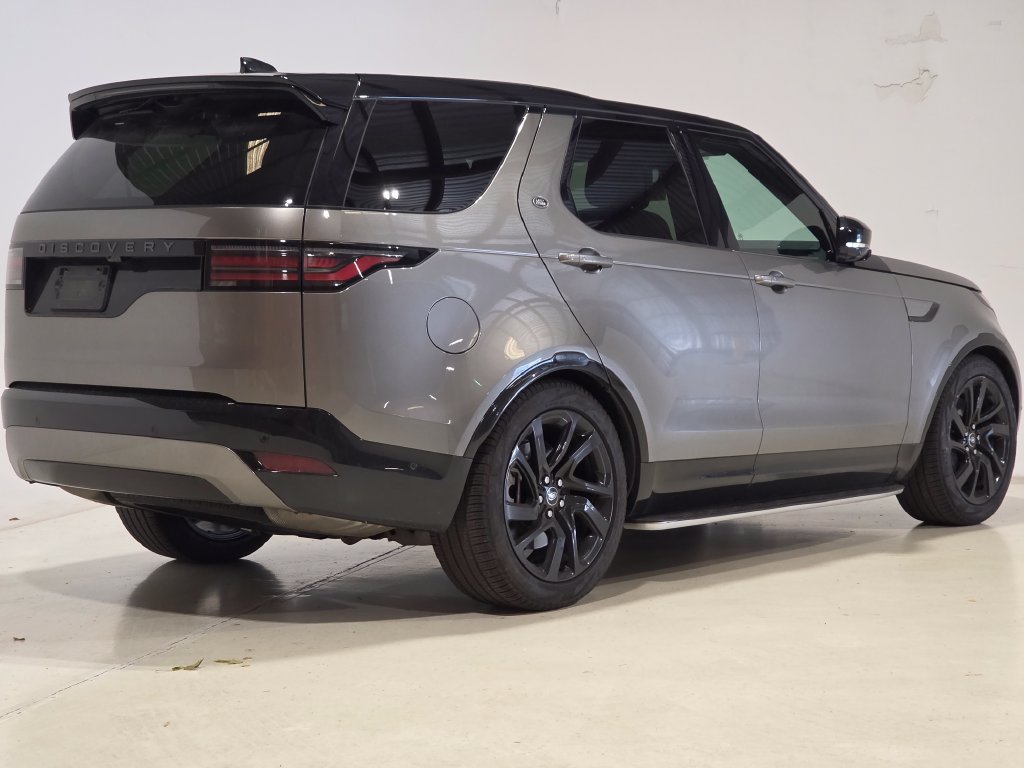 Used 2025 Land Rover Discovery Dynamic SE AWD/4WD image 5
