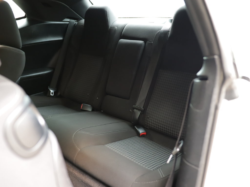 Used 2016 Dodge Challenger SXT RWD image 22