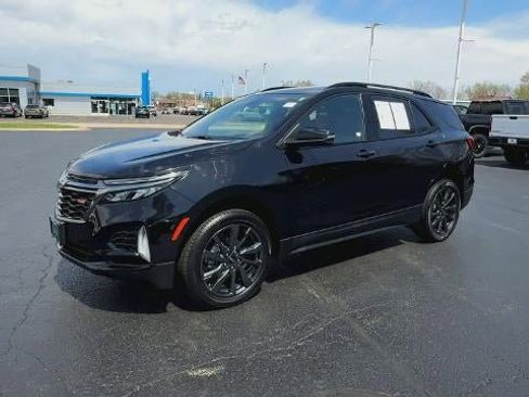 Certified 2023 Chevrolet Equinox RS w/ RS Leather Package AWD/4WD image 4
