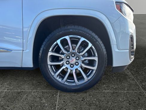 Used 2023 GMC Acadia Denali w/ Denali Ultimate Package AWD/4WD image 10