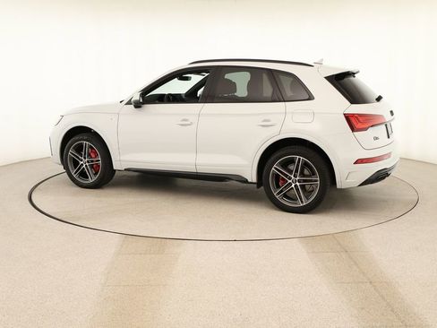 Certified 2025 Audi Q5 e Premium Plus w/ Premium Plus Package image 3