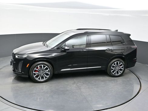 Certified 2025 Cadillac XT6 Sport w/ Platinum Package AWD/4WD image 31