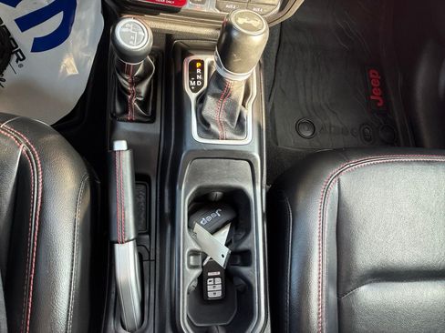 Used 2020 Jeep Wrangler Unlimited Rubicon AWD/4WD image 25