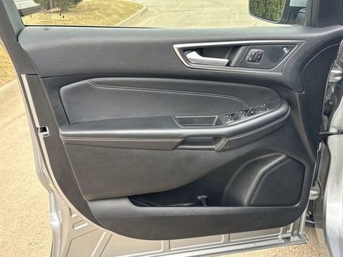 Used 2024 Ford Edge Titanium image 22