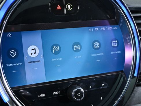 Used 2023 MINI Cooper Clubman S w/ Premium Package image 17