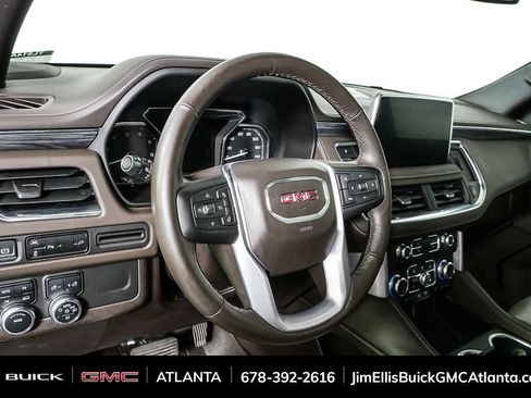 Used 2021 GMC Yukon SLT w/ SLT Premium Package image 4
