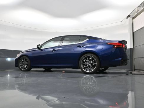 Certified 2024 Nissan Altima 2.0 SR FWD image 27